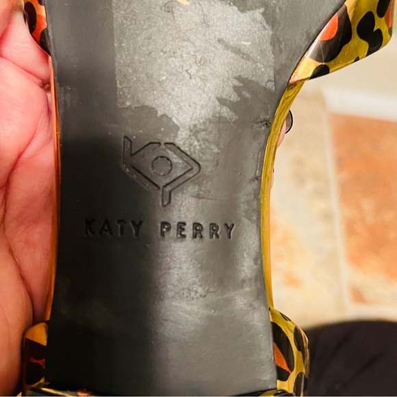 🐆Fabulous Gold Metallic Leopard Katy Perry D’Orsay Style Flats! - Picture 11 of 13